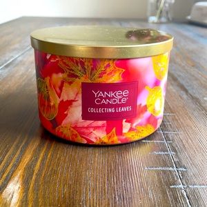 Yankee candle collecting leaves three wick candle